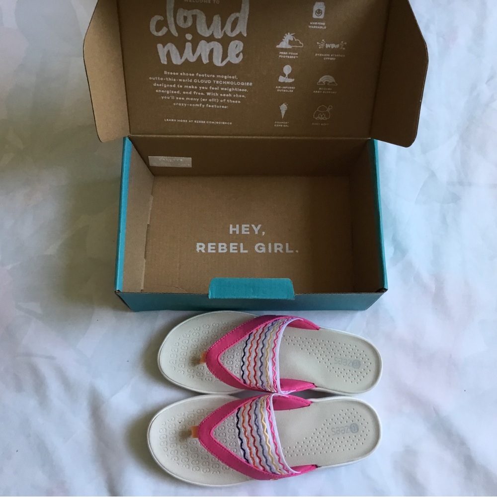 BZEES Cabana Sandals never worn